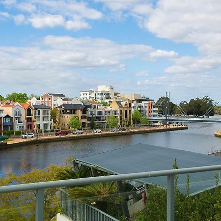 East Perth Suites Hotel Exterior foto