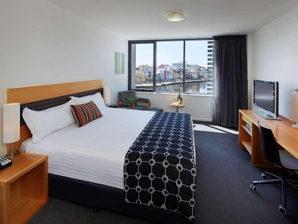 East Perth Suites Hotel Exterior foto