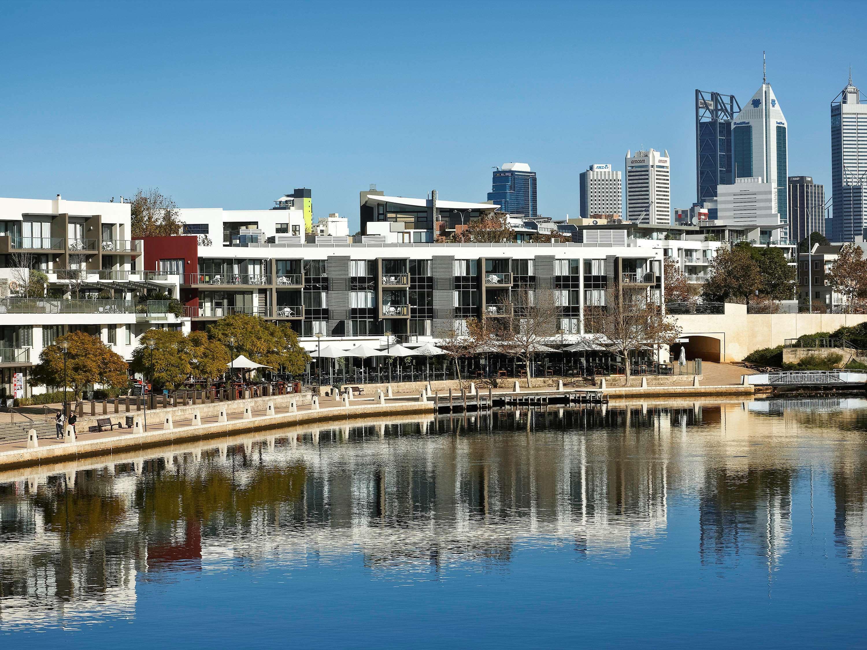 East Perth Suites Hotel Exterior foto