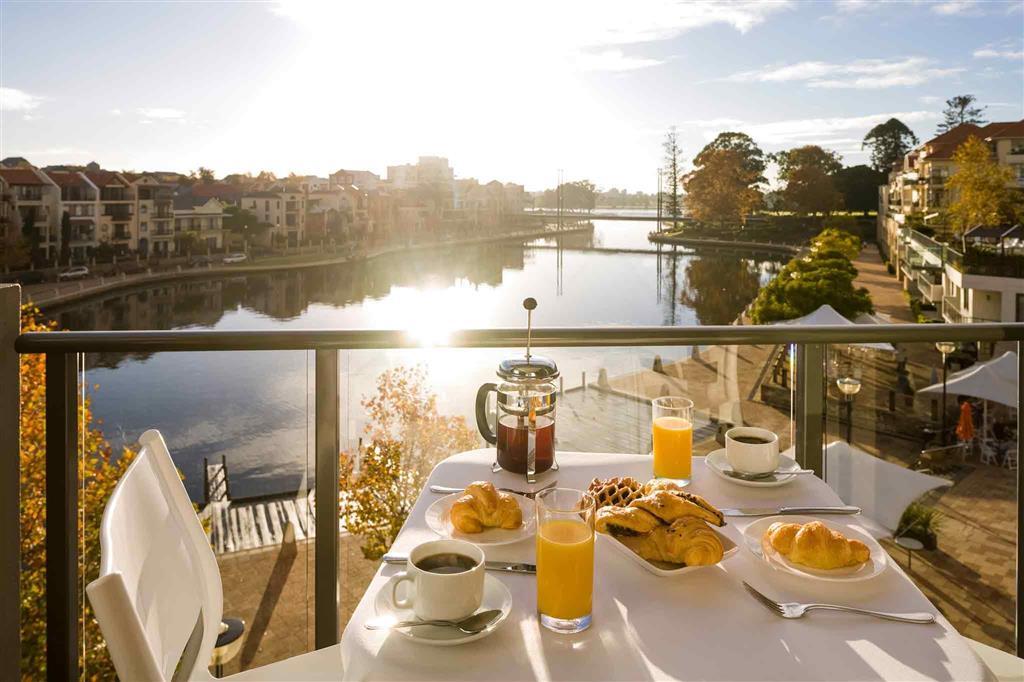 East Perth Suites Hotel Exterior foto