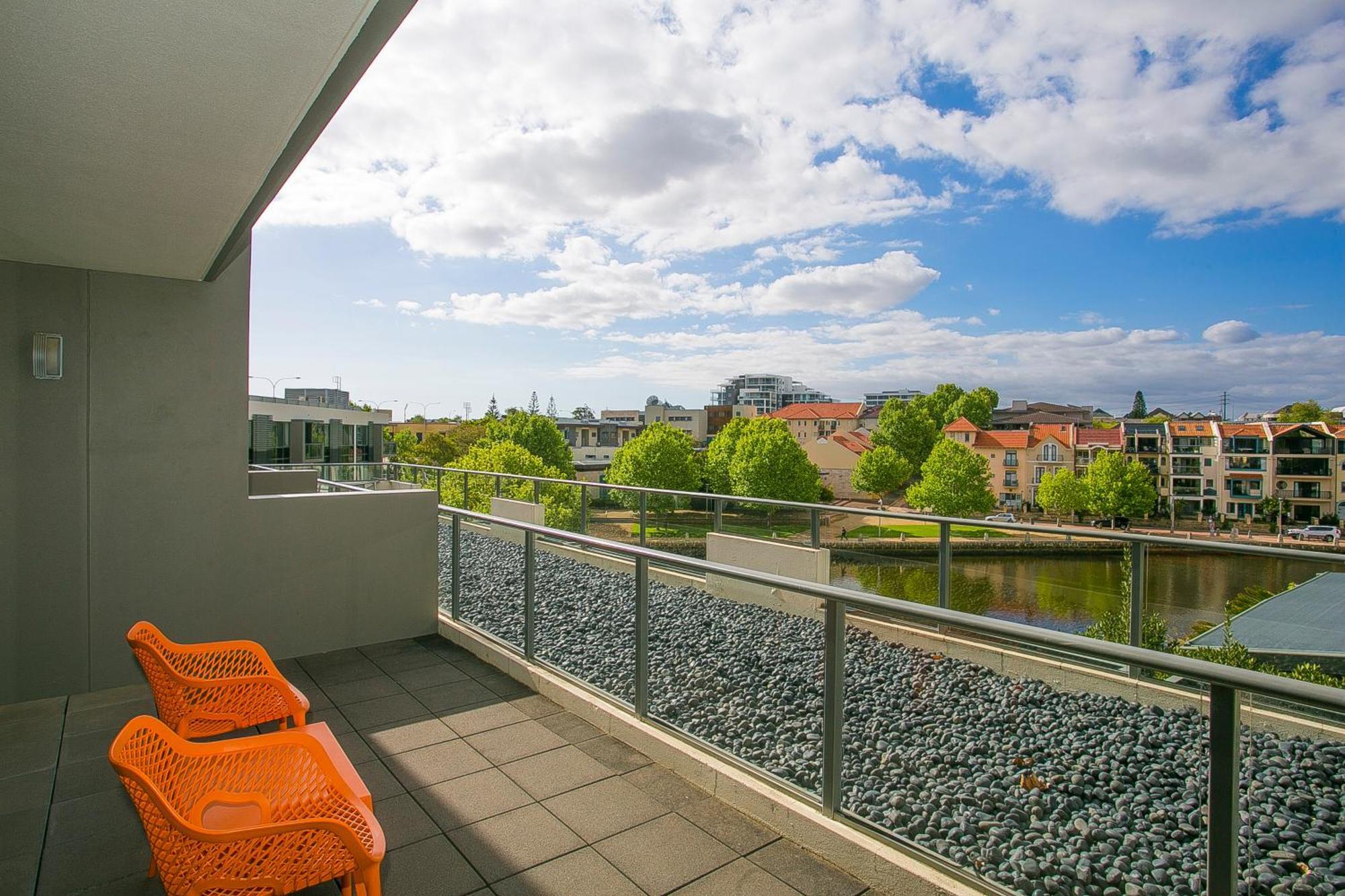 East Perth Suites Hotel Exterior foto