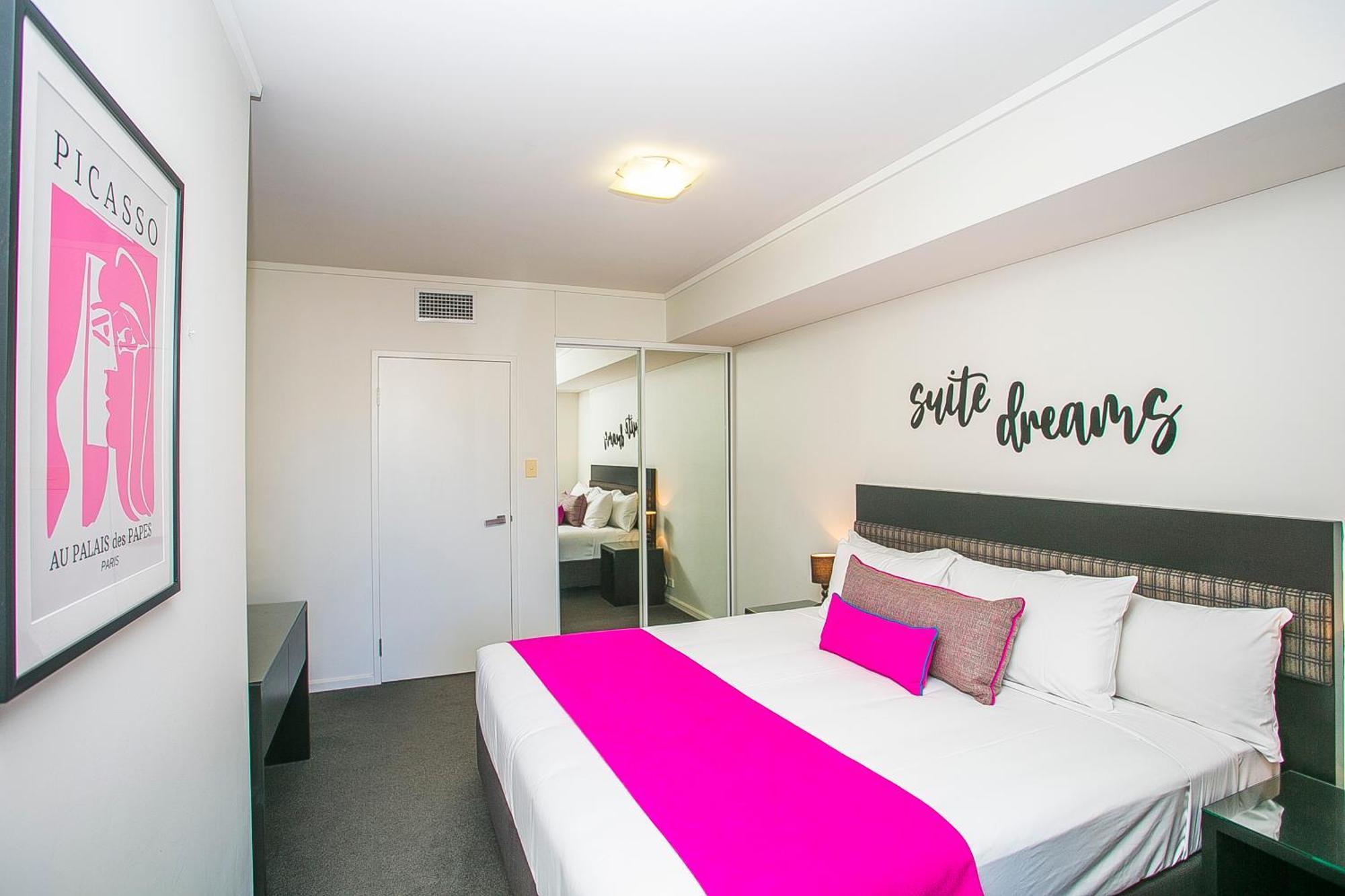 East Perth Suites Hotel Exterior foto