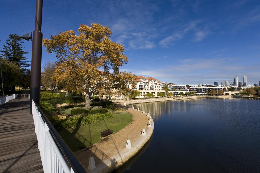 East Perth Suites Hotel Exterior foto